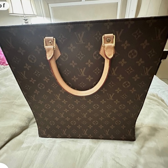Louis Vuitton Sac Plat Handbag # M51140 - Picture 1 of 16